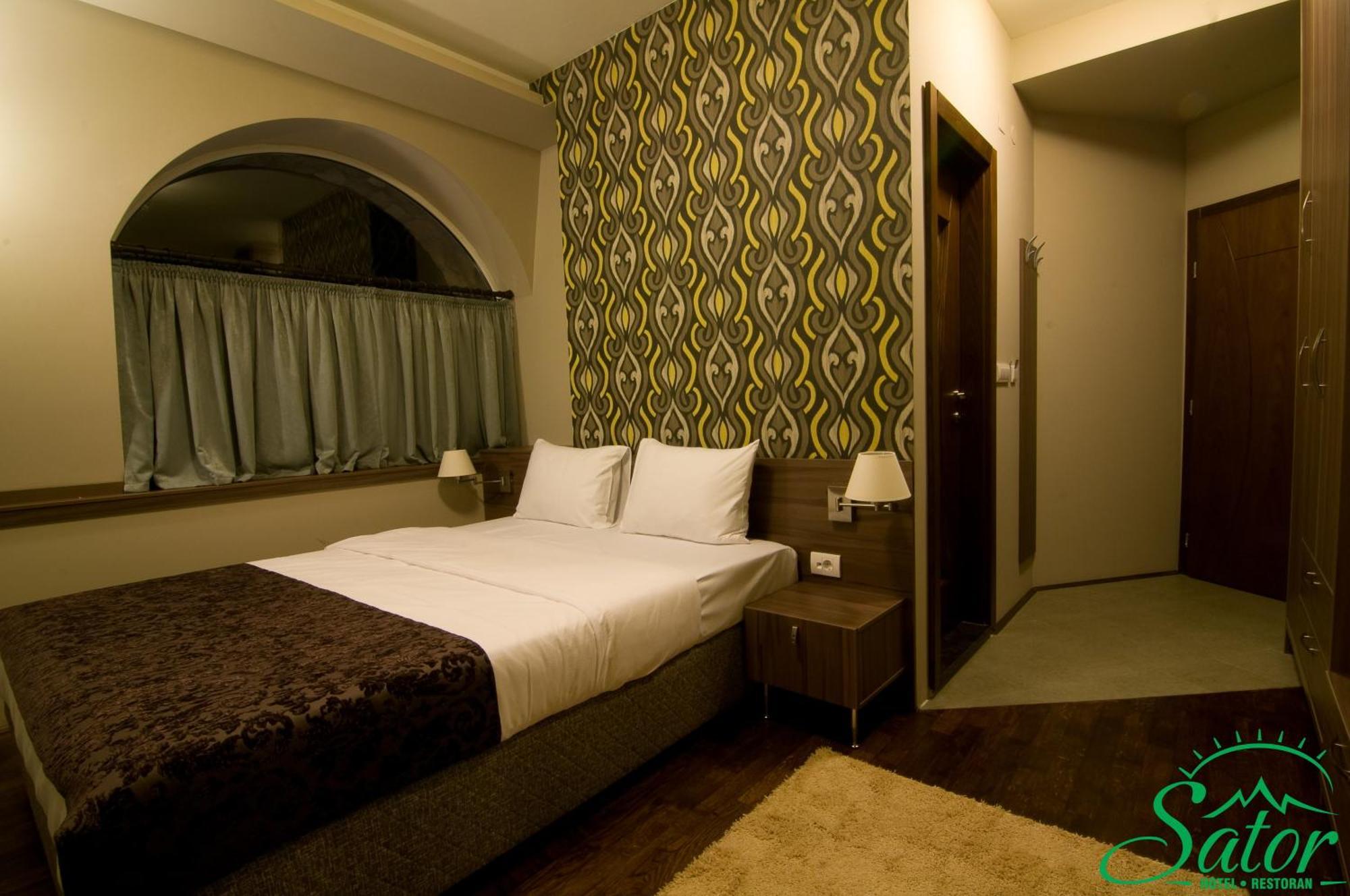 Hotel Sator Битоля Екстериор снимка